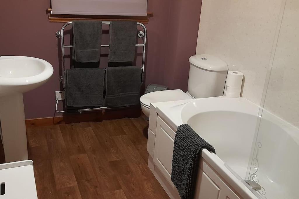 Sunnyside 2 Bedrooms 1 Bathroom 1 Wc 2 Pets Welcome *